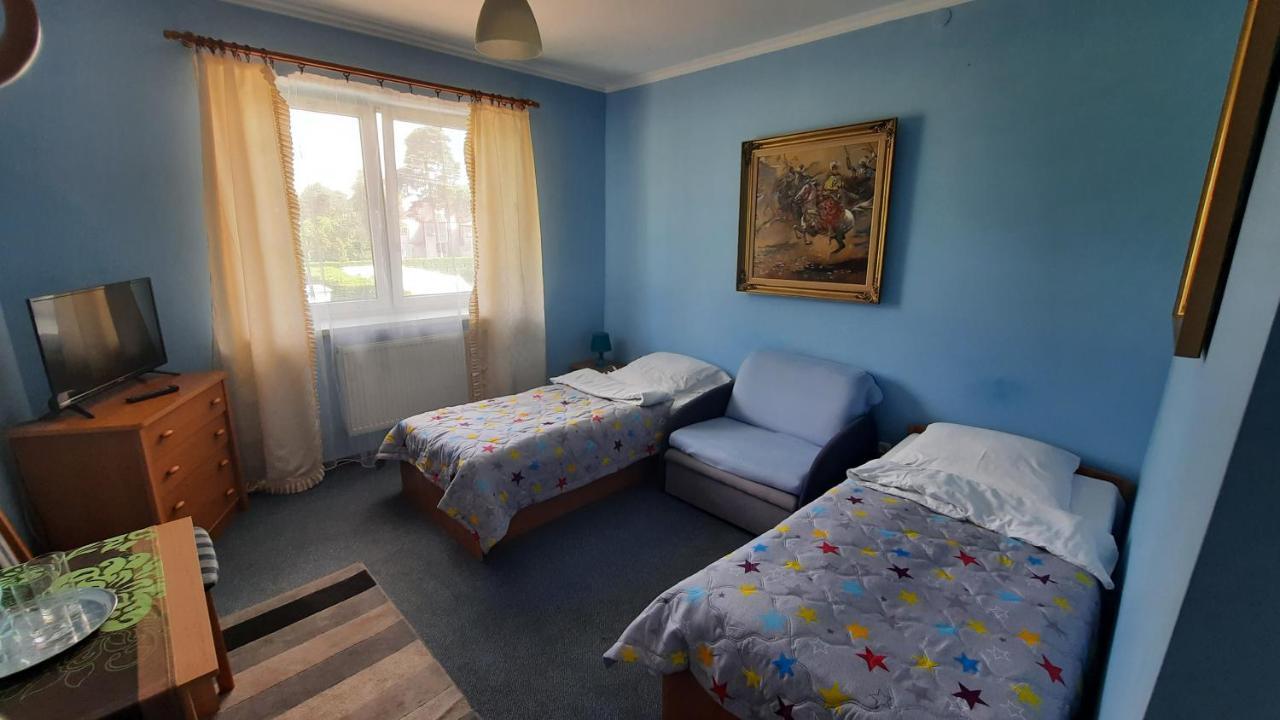 Hotelowe Pokoje J.Bukowiecka Tuszyn Exterior foto