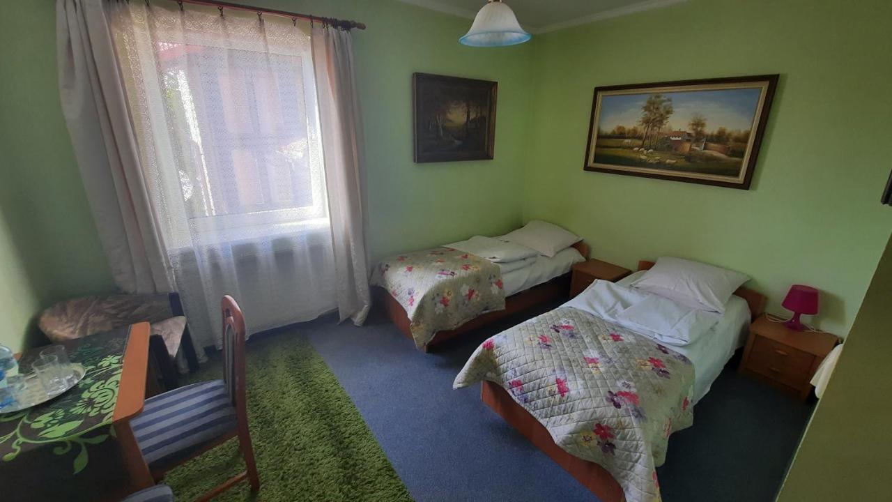 Hotelowe Pokoje J.Bukowiecka Tuszyn Exterior foto