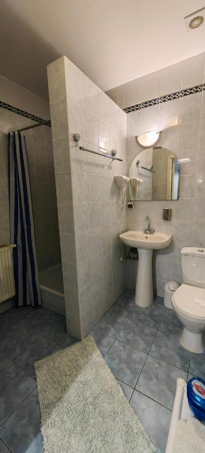 Hotelowe Pokoje J.Bukowiecka Tuszyn Exterior foto